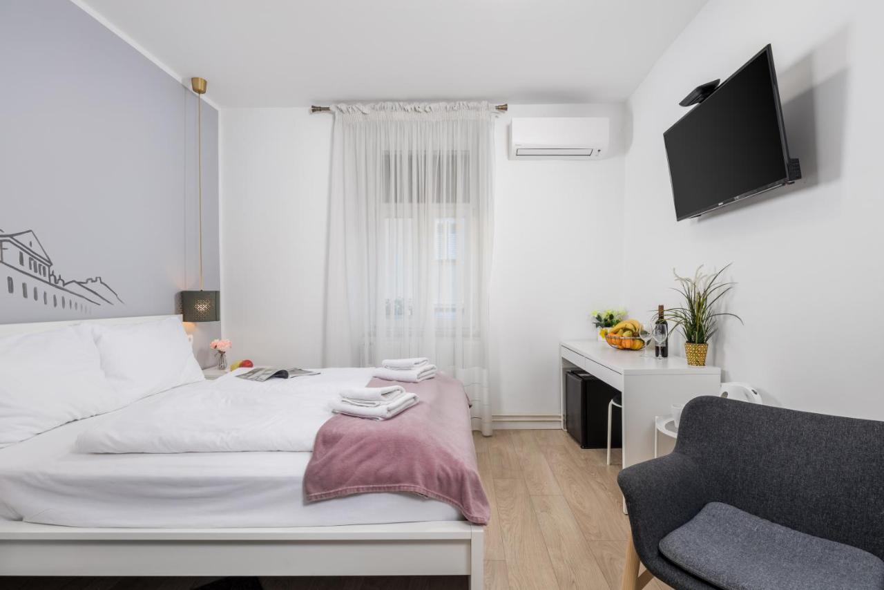 Delta Rooms Rijeka Exteriör bild